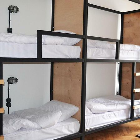 Hostel 21/9 Baker Street Lwów Zewnętrze zdjęcie