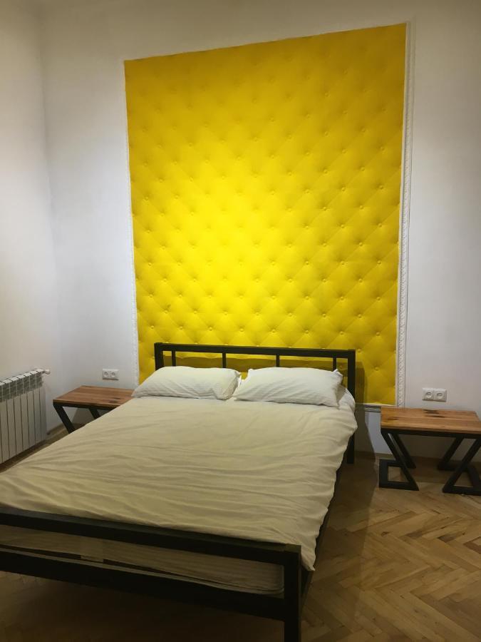 Hostel 21/9 Baker Street Lwów Zewnętrze zdjęcie