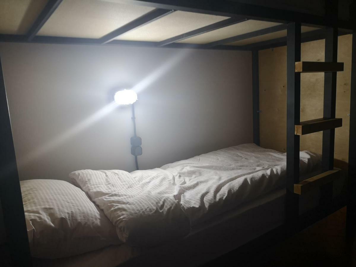 Hostel 21/9 Baker Street Lwów Zewnętrze zdjęcie