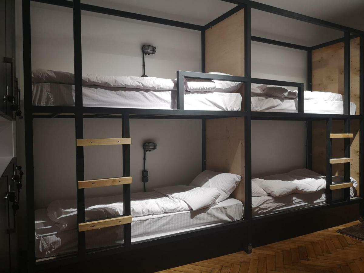 Hostel 21/9 Baker Street Lwów Zewnętrze zdjęcie