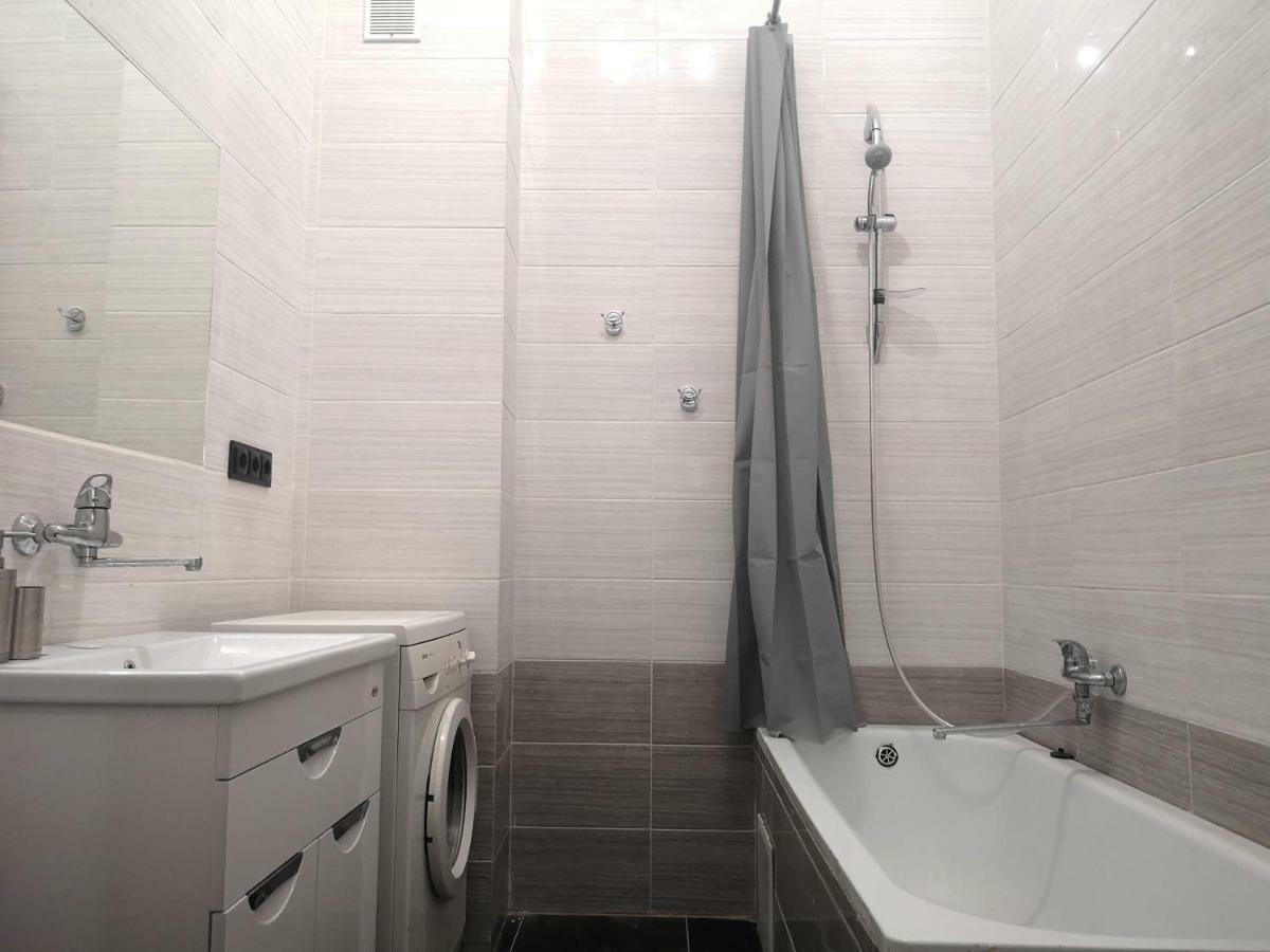 Hostel 21/9 Baker Street Lwów Zewnętrze zdjęcie