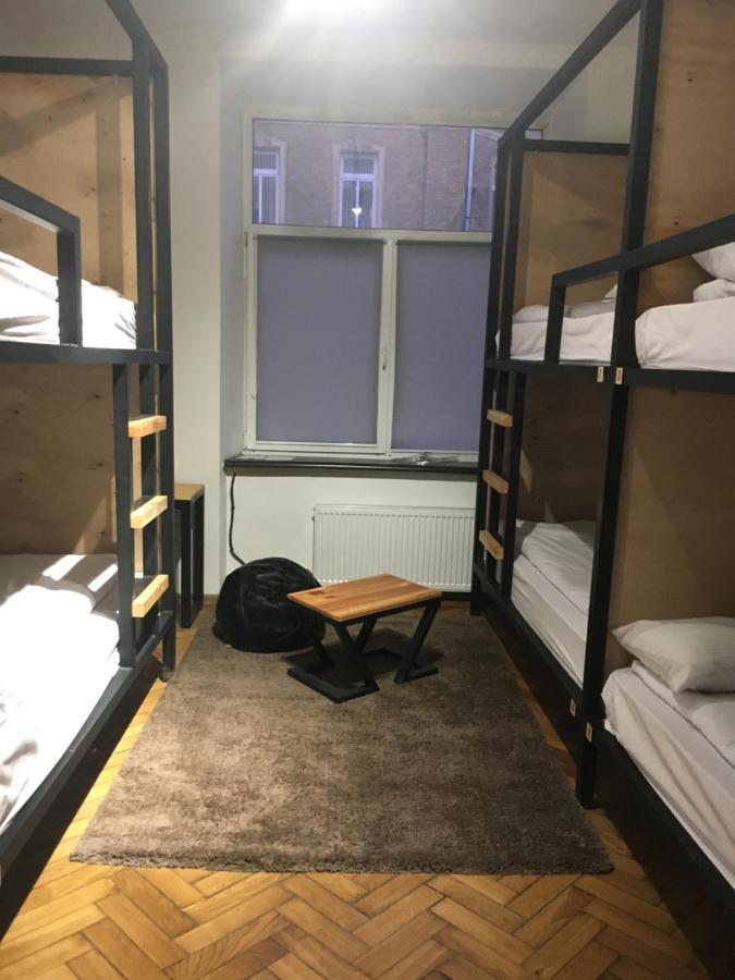 Hostel 21/9 Baker Street Lwów Zewnętrze zdjęcie
